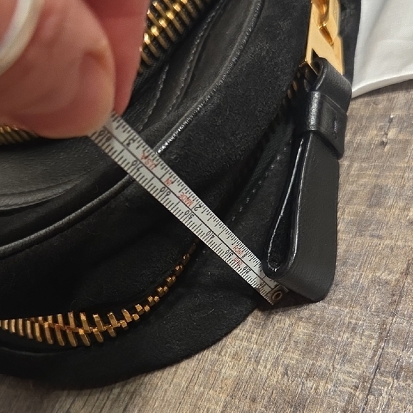 Tom Ford Suede Jennifer Expandable Black Gold Leather Crossbody Bag - Picture 6 of 17